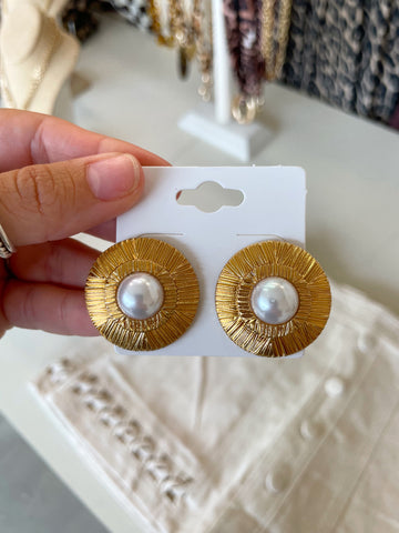 Run to the Market Dress in Olive