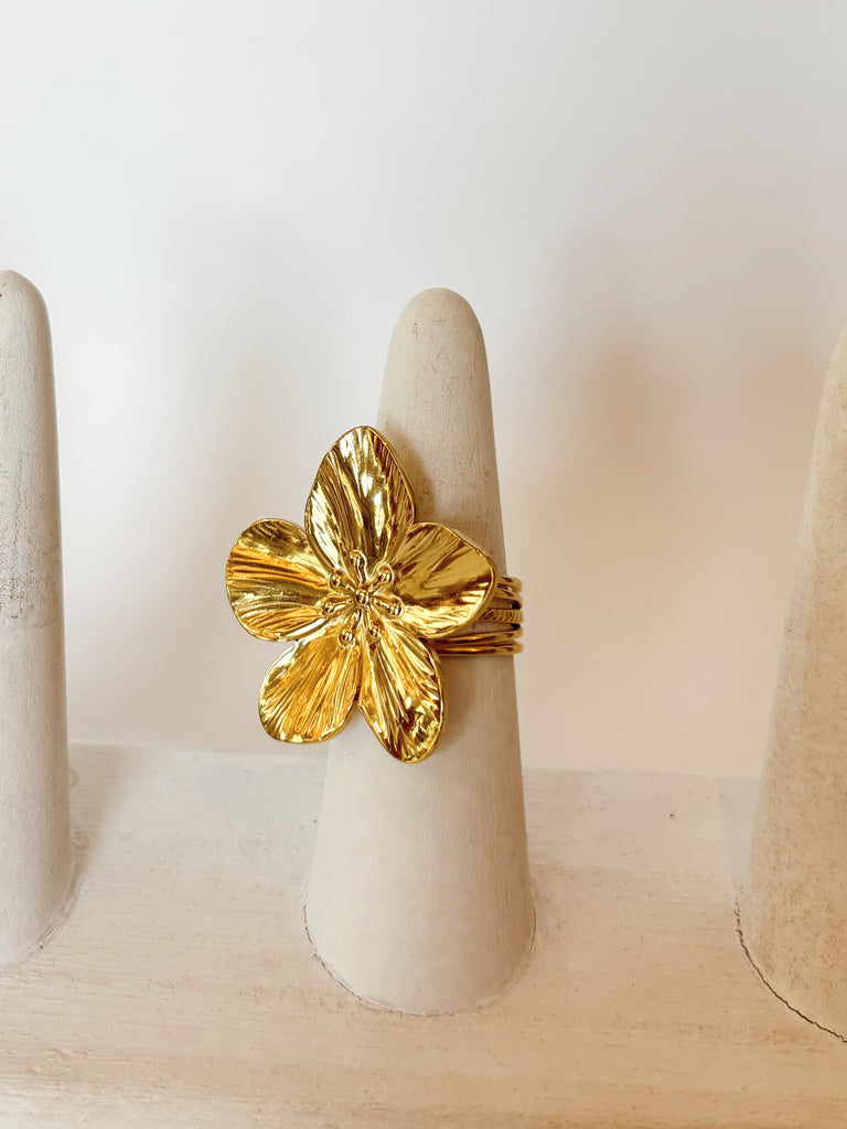 Big Flower Ring