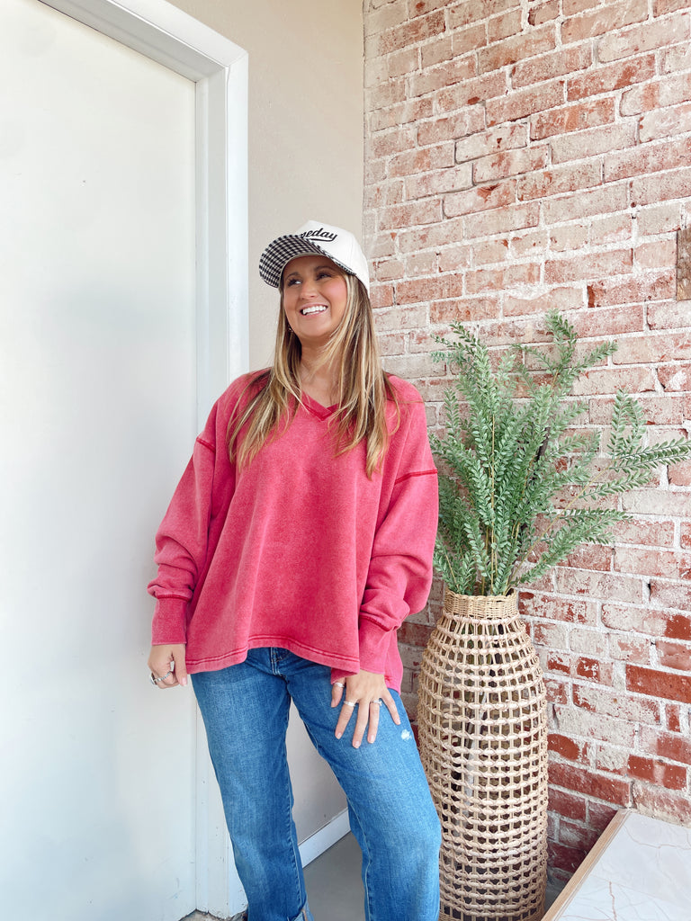 Basic Babe Sweatshirt in Red