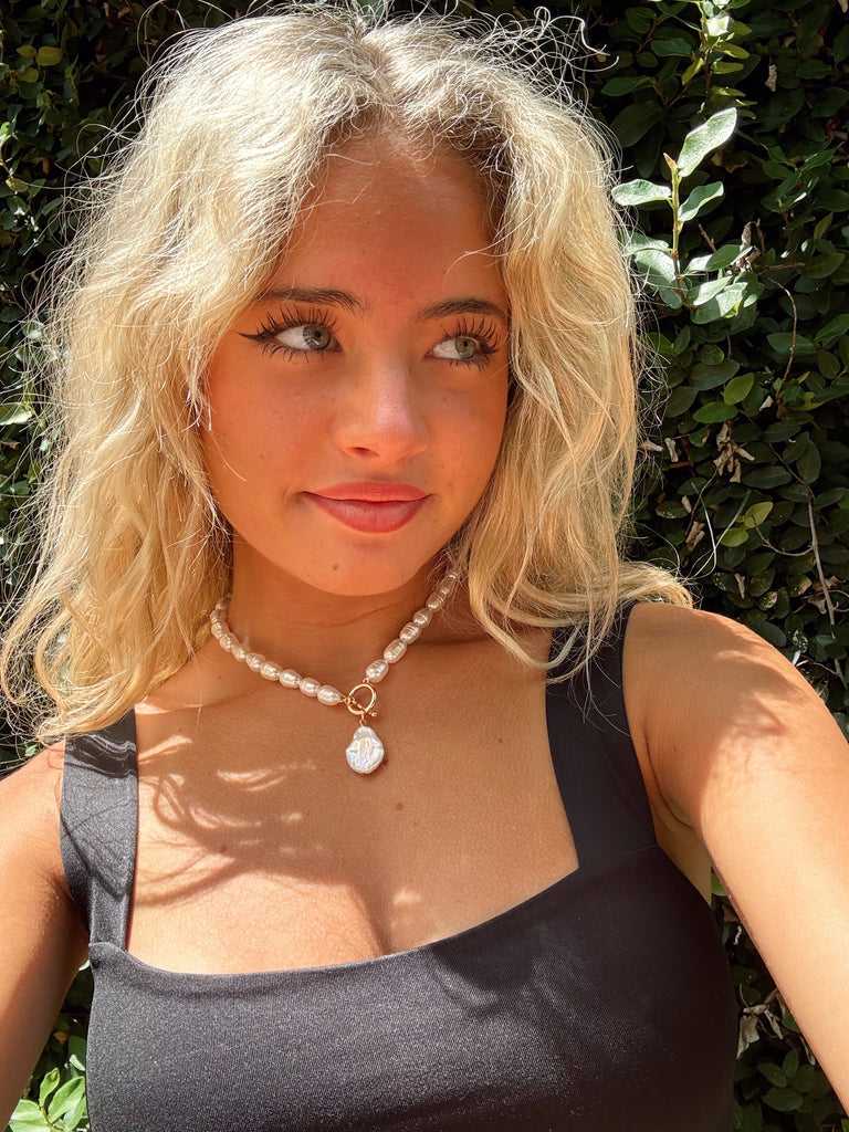 All Pearls Necklace