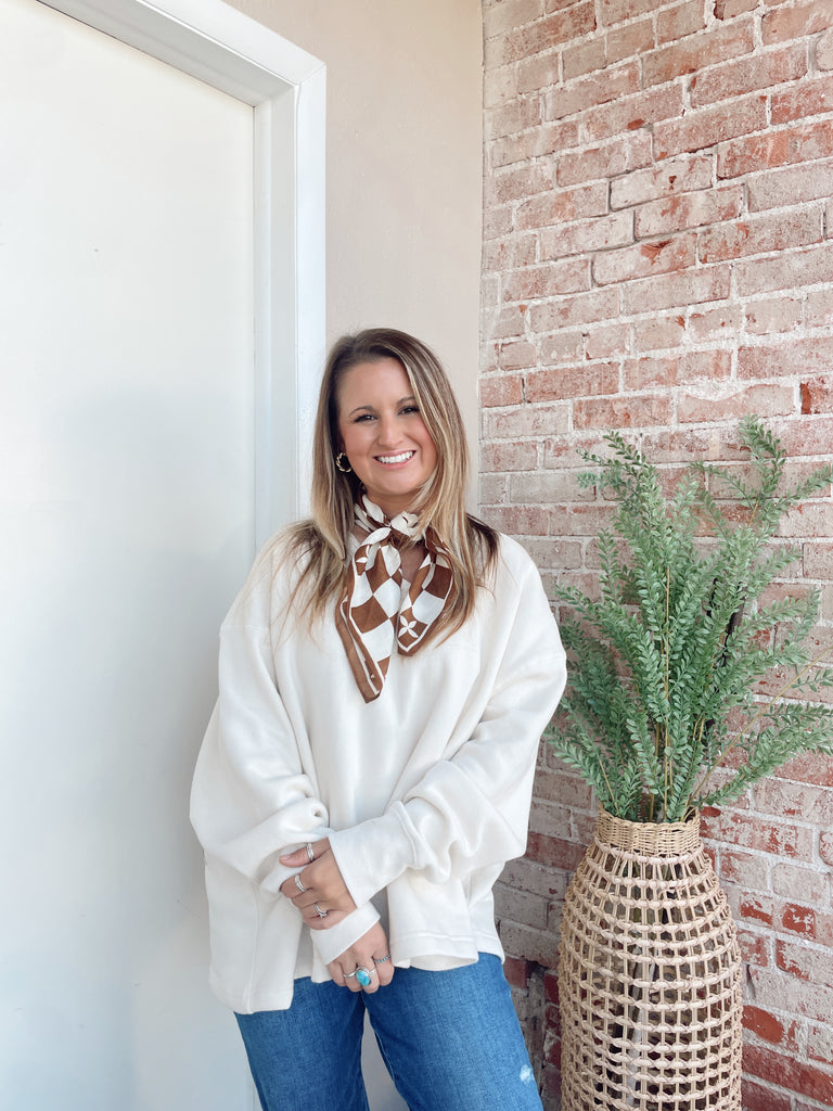 Basic Babe Sweatshirt in Cream