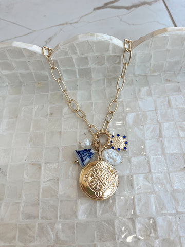 Shell Earrings with Small Pearls