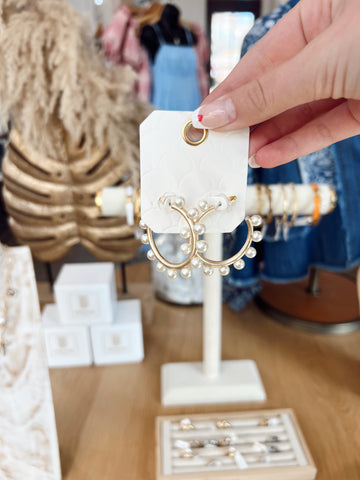 Cream and Gold Square Top Circle Earrings