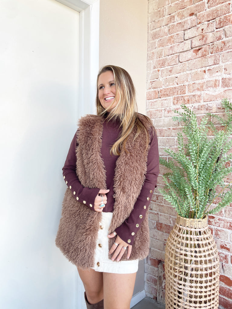 Simple Statement Top in Chocolate