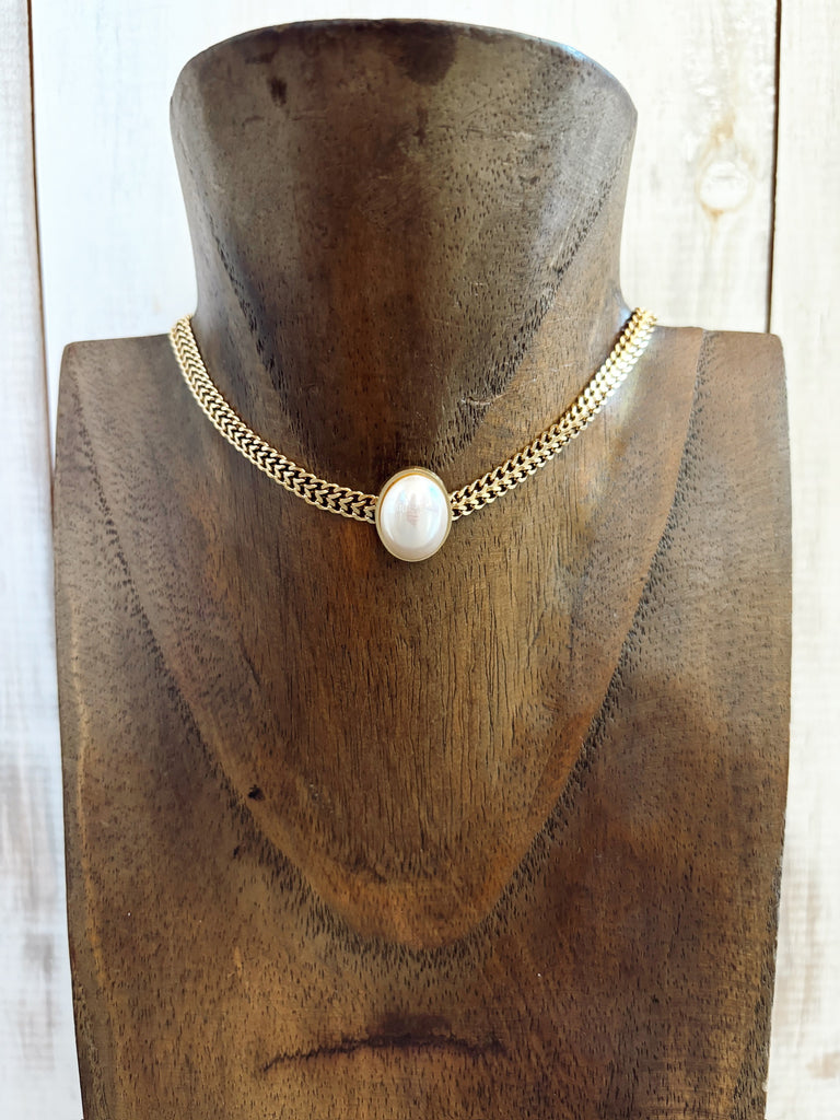 Stand Alone Pearl Necklace