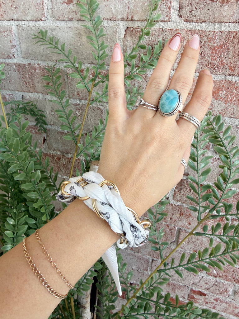 Geometric Oval Chain Scarf Bracelet in White