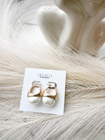 Cream and Gold Square Top Circle Earrings