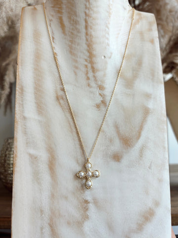 Stand Alone Pearl Necklace