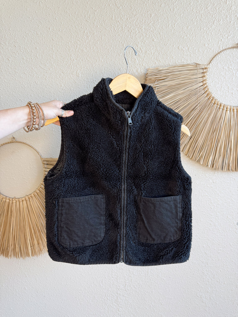 Fleece Zip Up Vest in Black